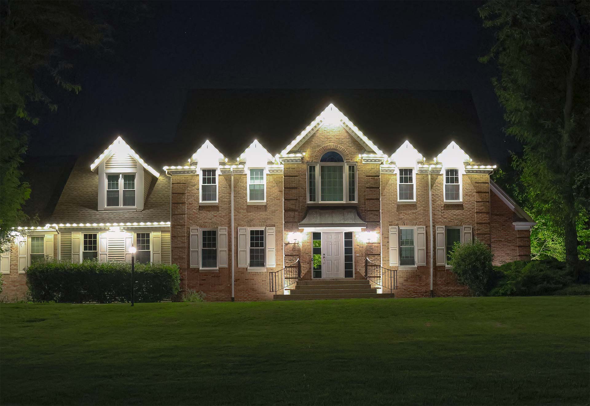 Holiday lighting display designed to attract customers